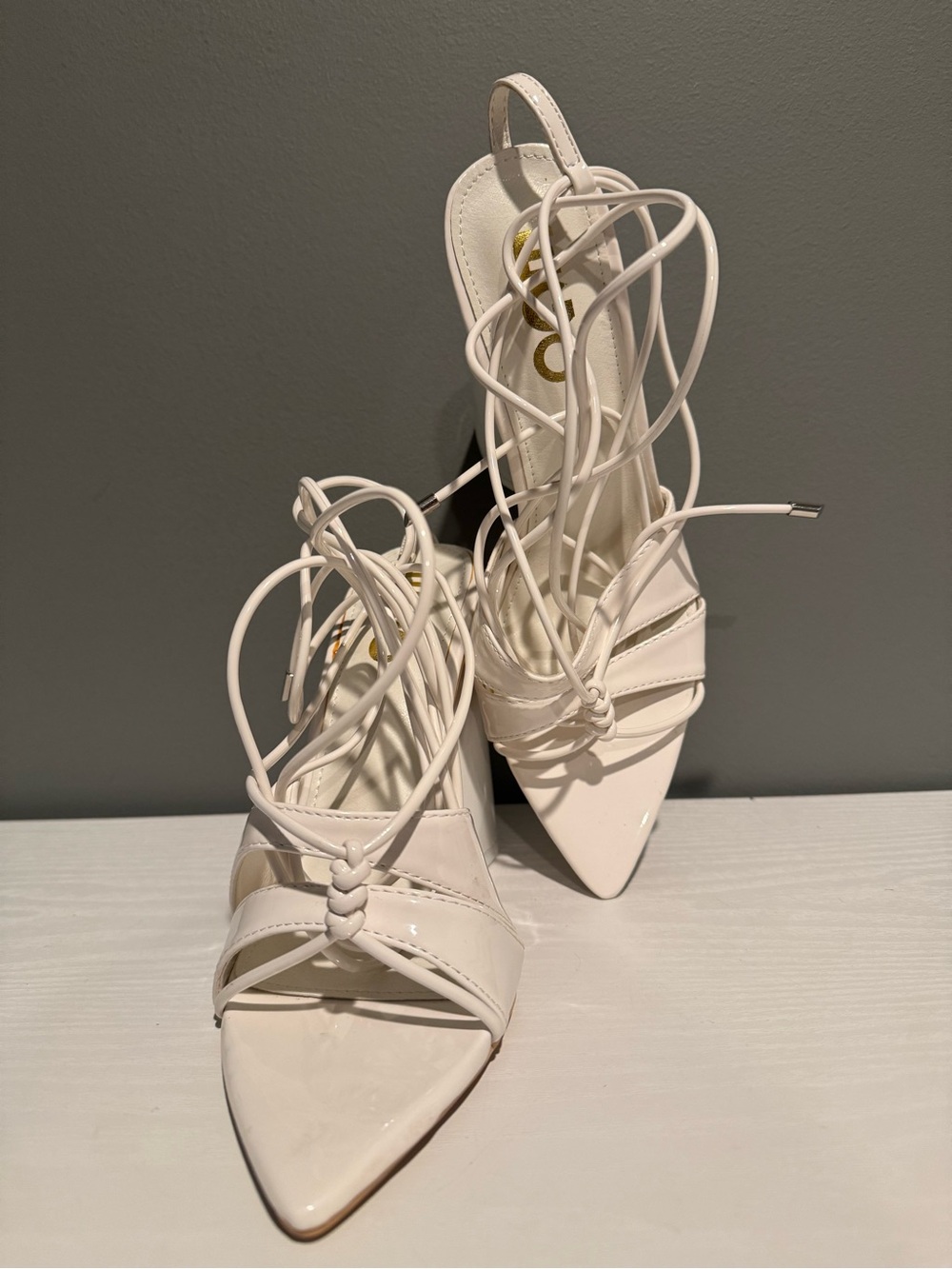 EGO Cold Heart White Patent Lace Up Pointed Toe Chunky Block Heels Womens US 8